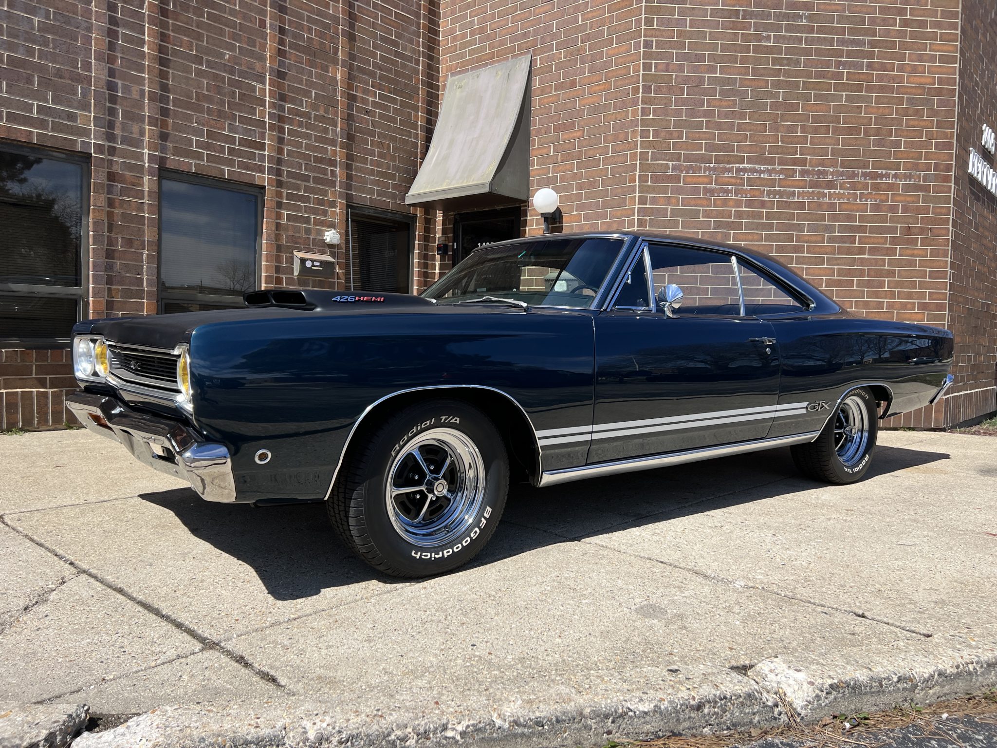 1968 Plymouth GTX à vendre – Muscle car Metallic Blue Hemi à quatre rapports