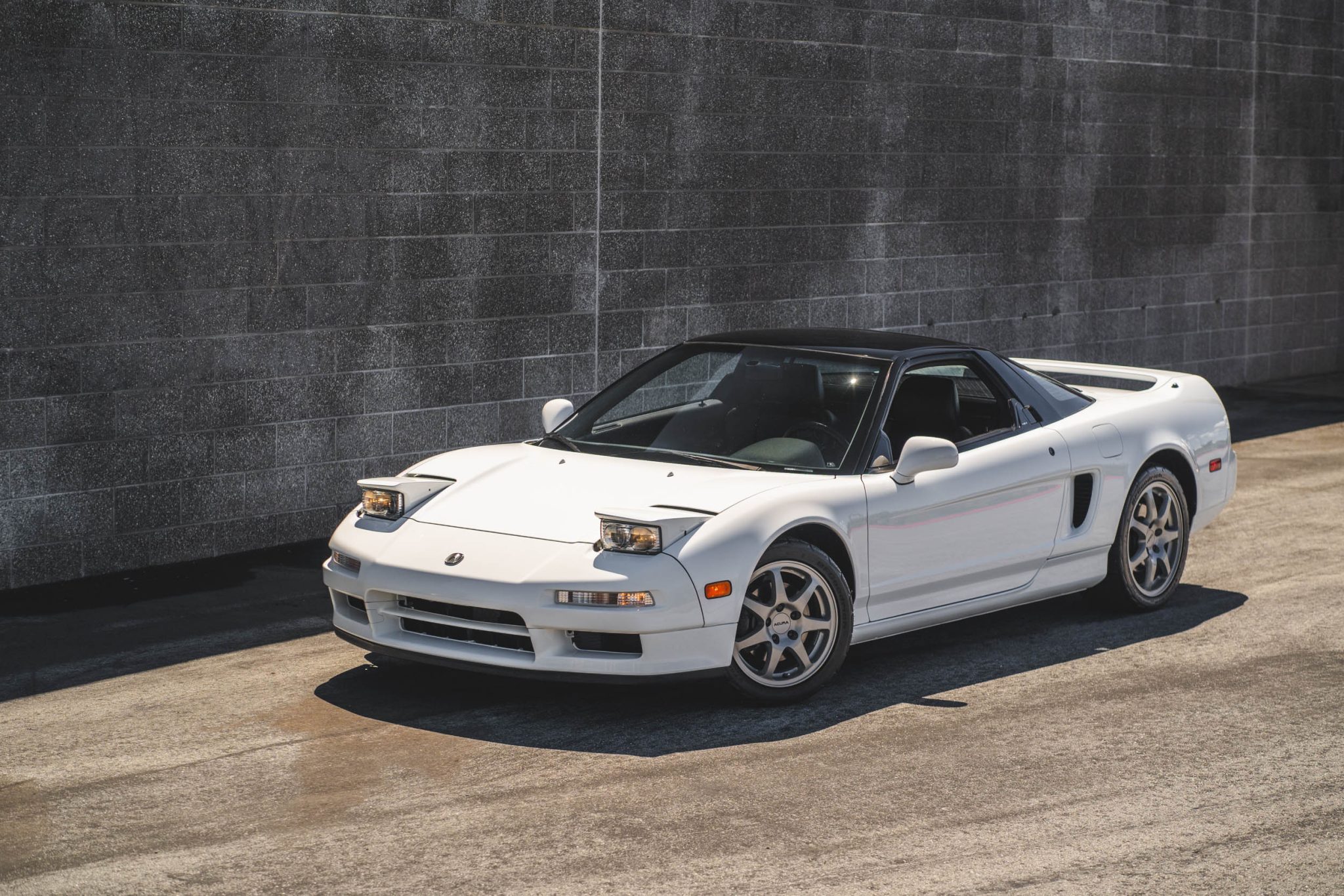 1992 Acura NSX NA1 for Sale – Grand Prix White Five-Speed Mid-Engine Sports Car