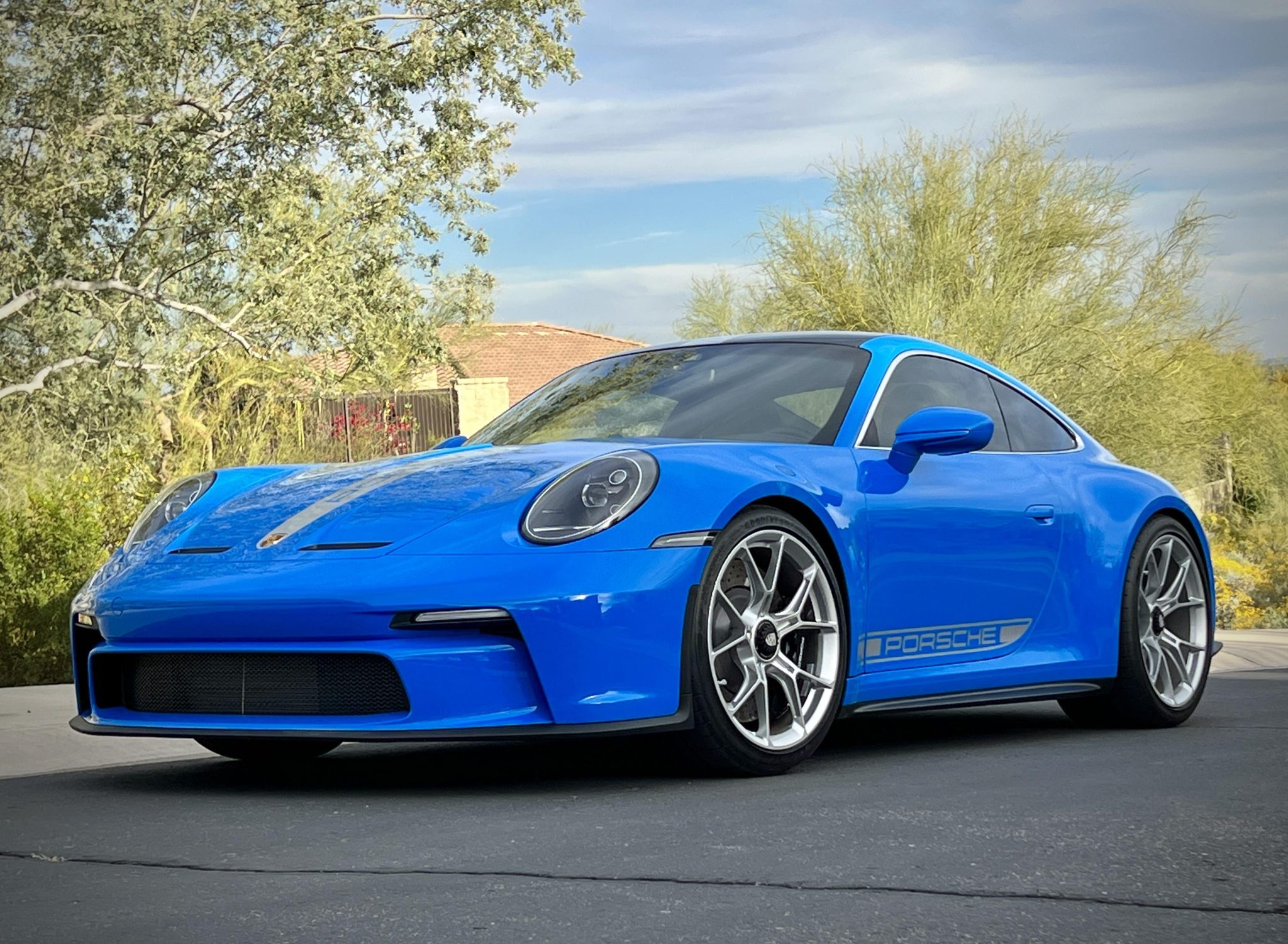 2022 Porsche 992 GT3 zu verkaufen – Shark Blue GT3 mit Siebengang-PDK