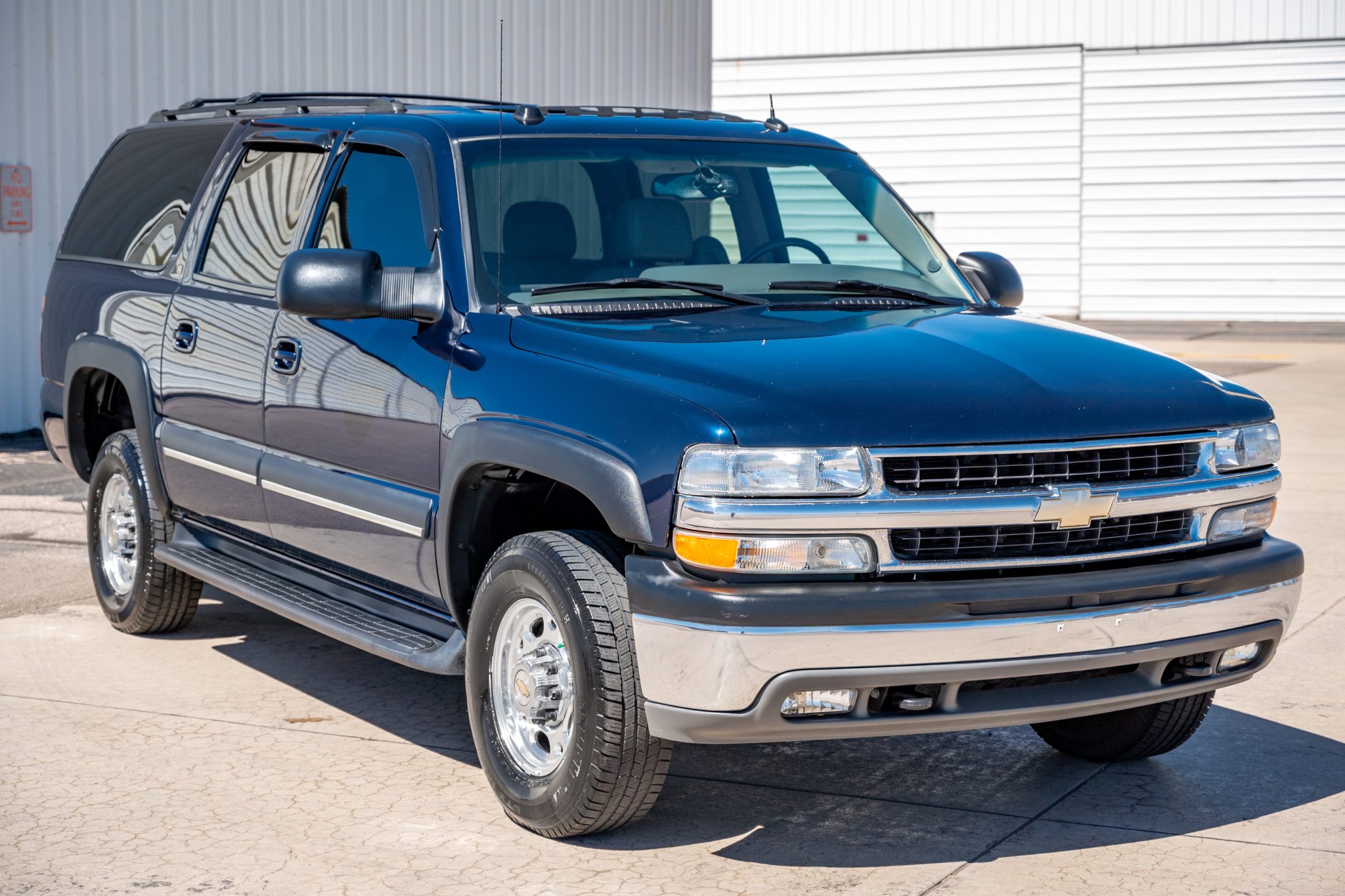 2004 Chevrolet Suburban (GMT800 2000-2006) for Sale – Dark Blue 8.1L Vortec 4x4