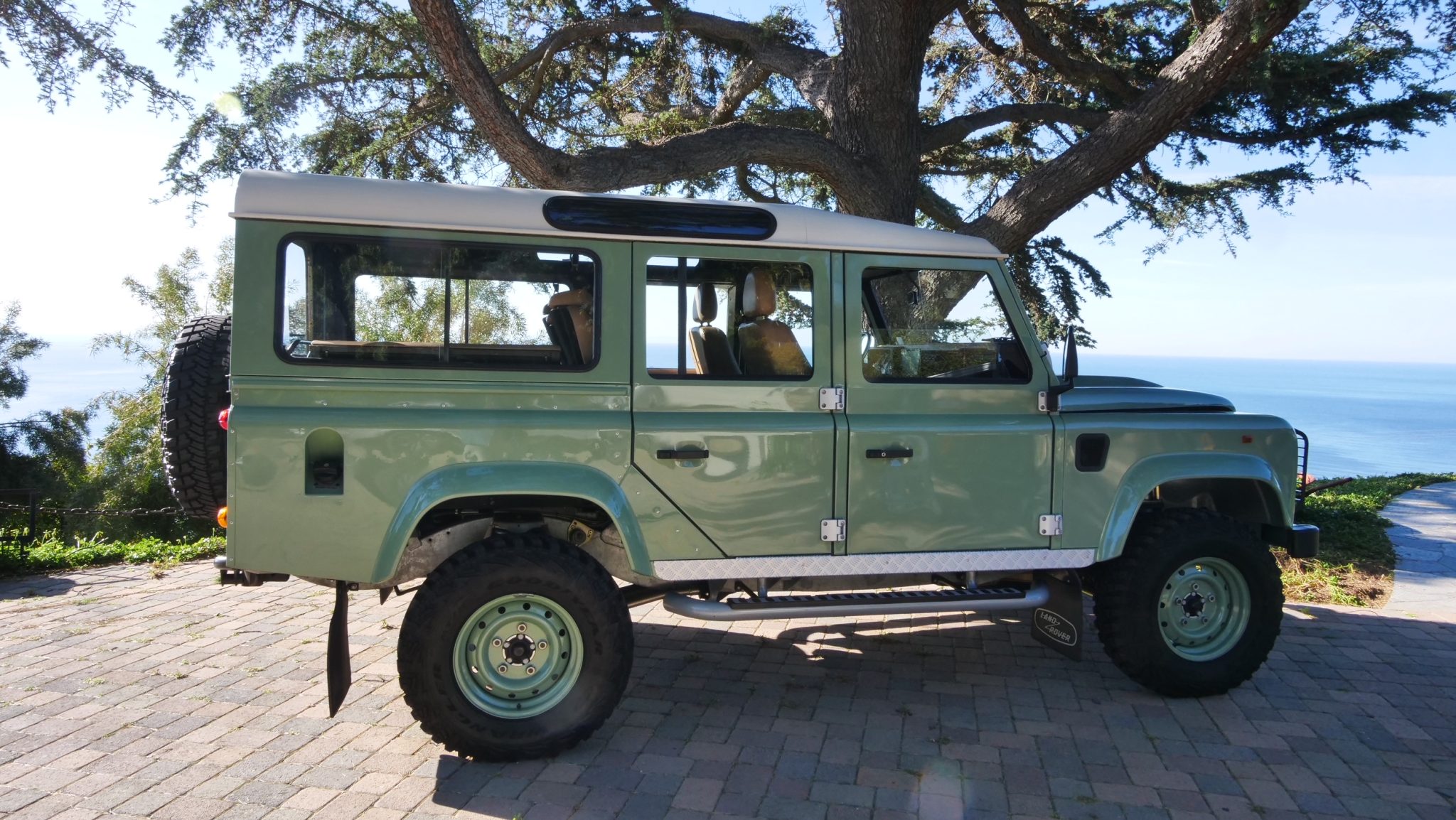 1994 Land Rover 110 / Defender 110 (Euro Spec) zu verkaufen – Metallic Green LS3 V8 Defender