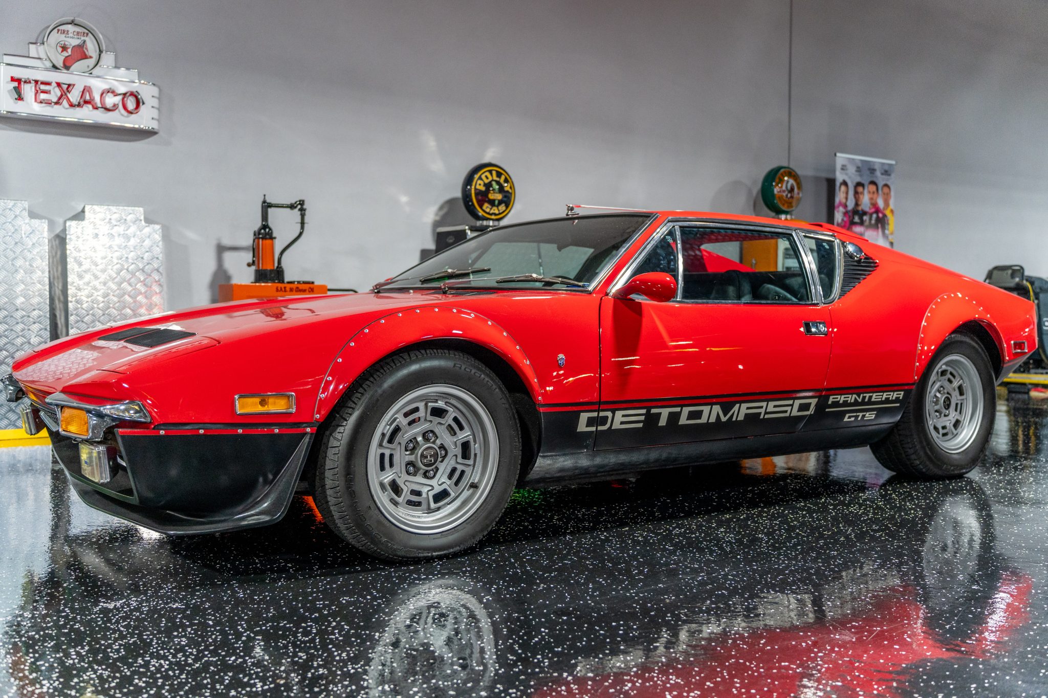 1972 DeTomaso Pantera zu verkaufen – Red und Black 351-V8 mit Fünfgang