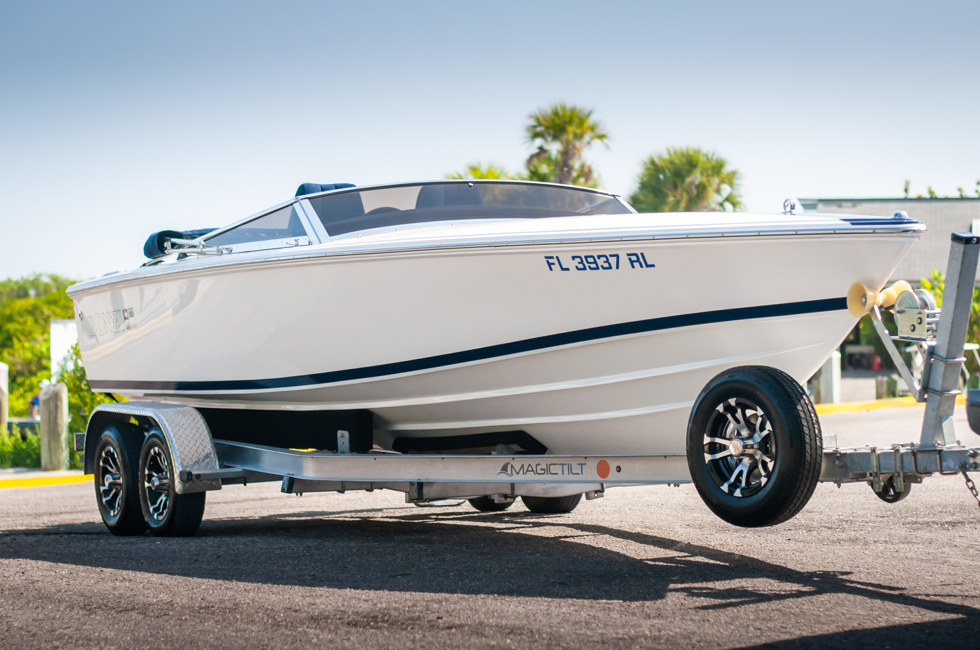 1995 Donzi Classic 22 à vendre – Bateau White et Blue à V8 540ci