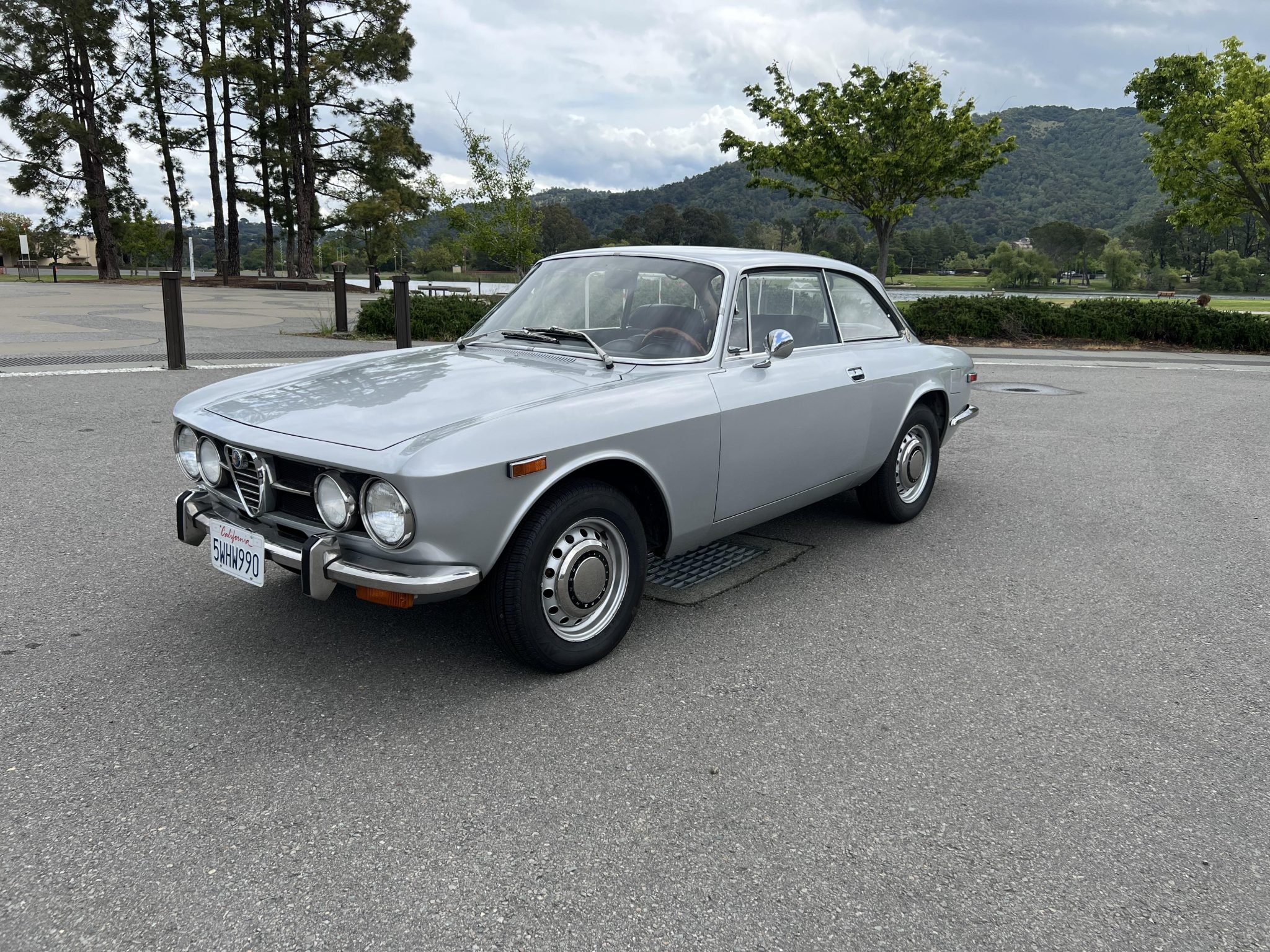 1971 Alfa Romeo 105/115 Series Coupe for Sale – Silver Twin-Cam Five-Speed Classic