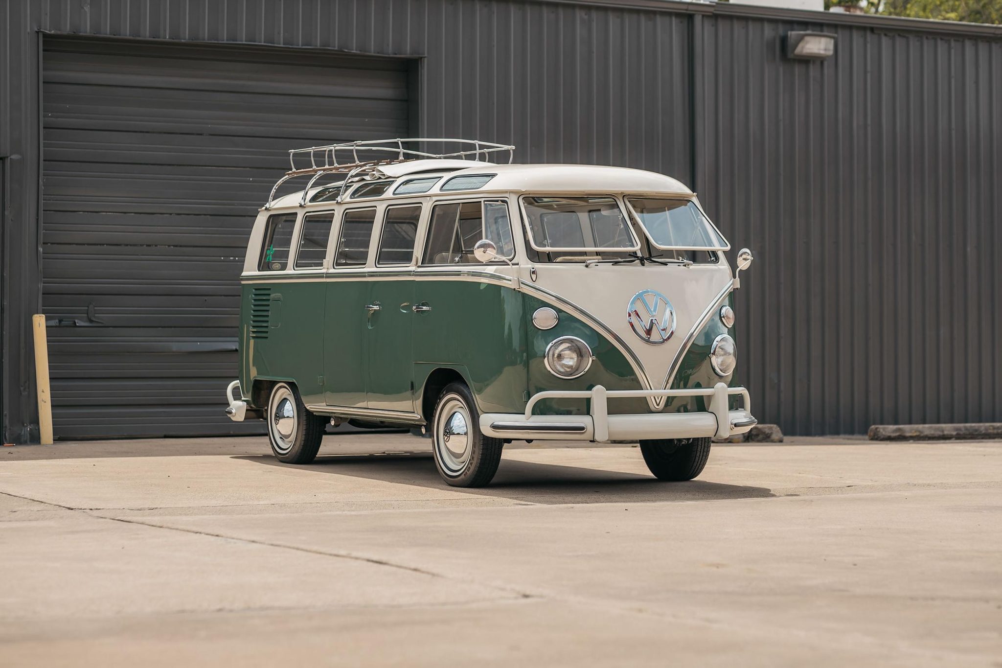1967 Volkswagen Split-Window Bus for Sale – Green and White Air-Cooled Classic
