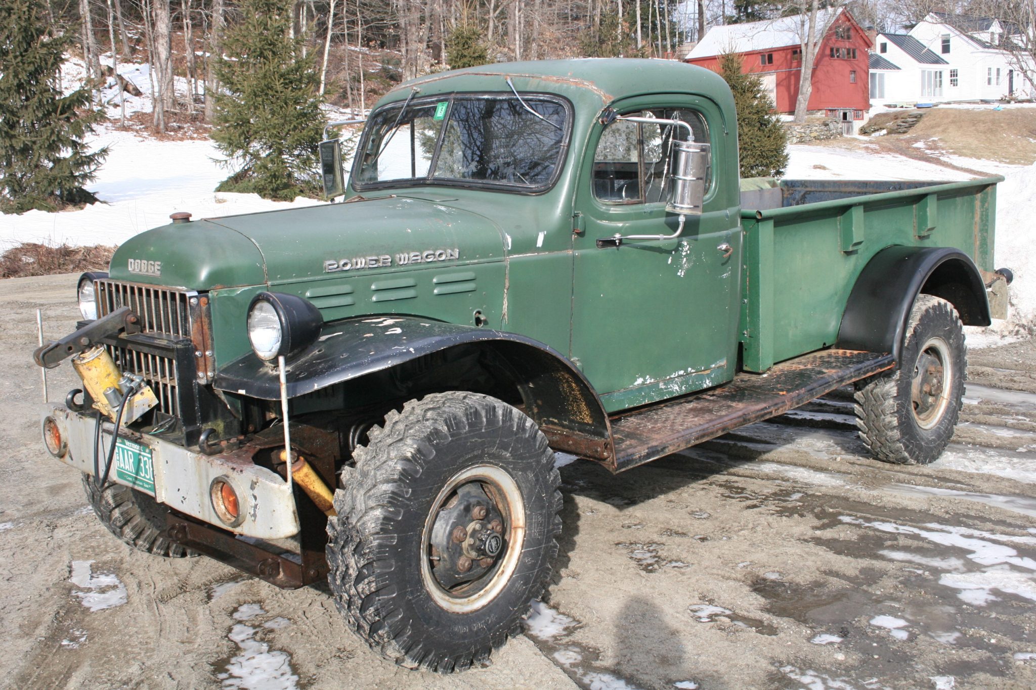 1965 Dodge Power Wagon à vendre – 4x4 Green à quatre rapports avec chasse-neige