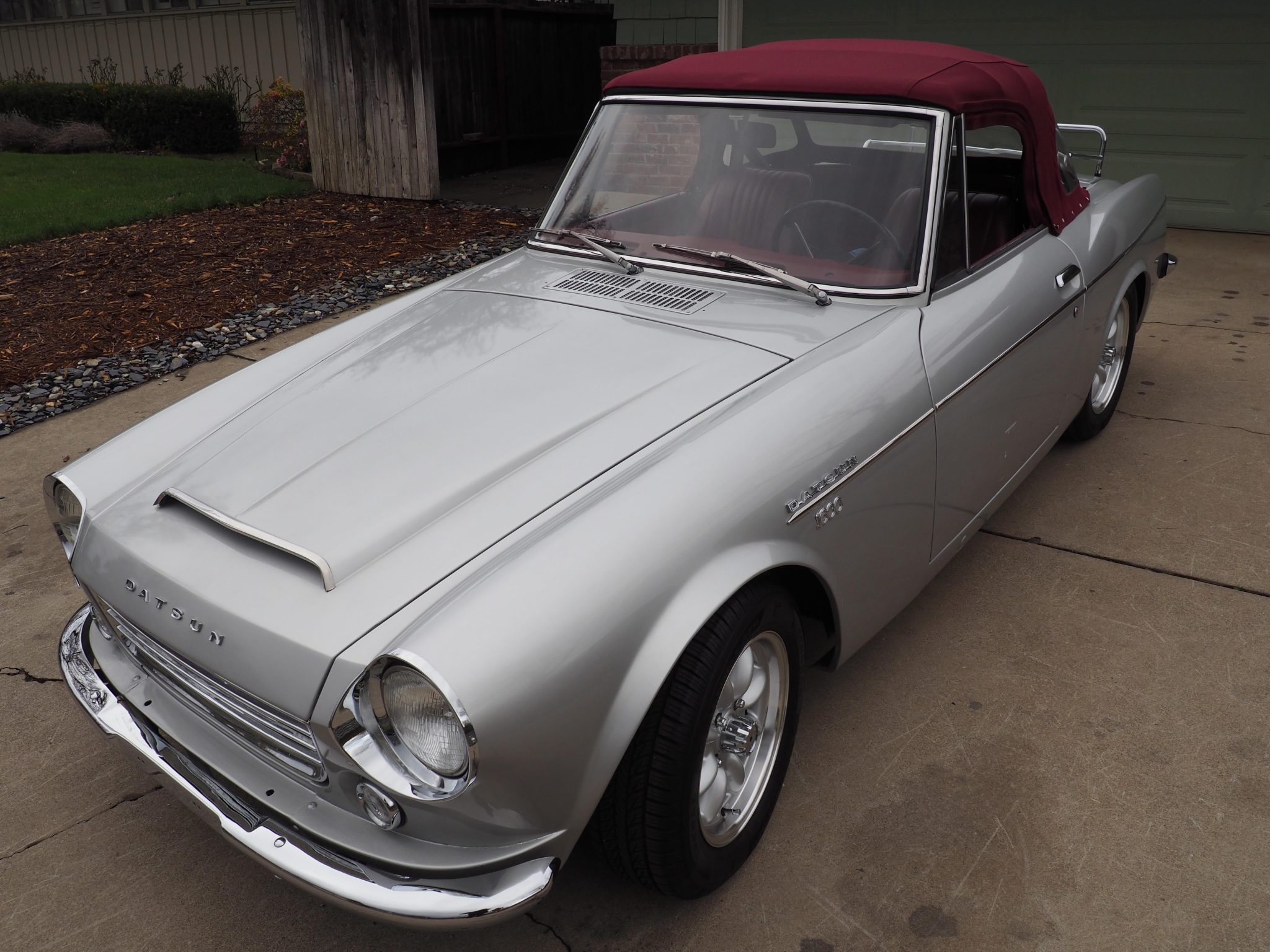 1969 Datsun Roadster for Sale – Silver Convertible
