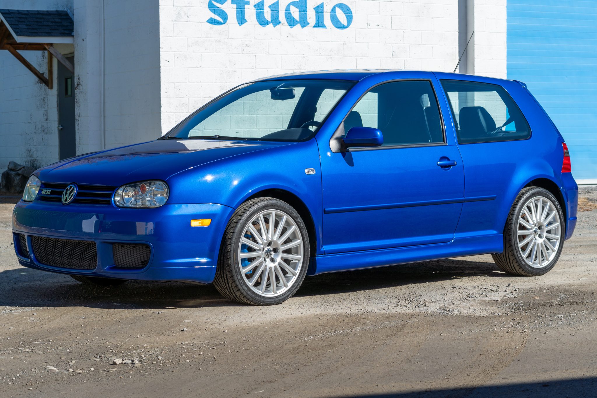 2004 Volkswagen R32 à vendre – VR6 manuelle Deep Blue Pearl