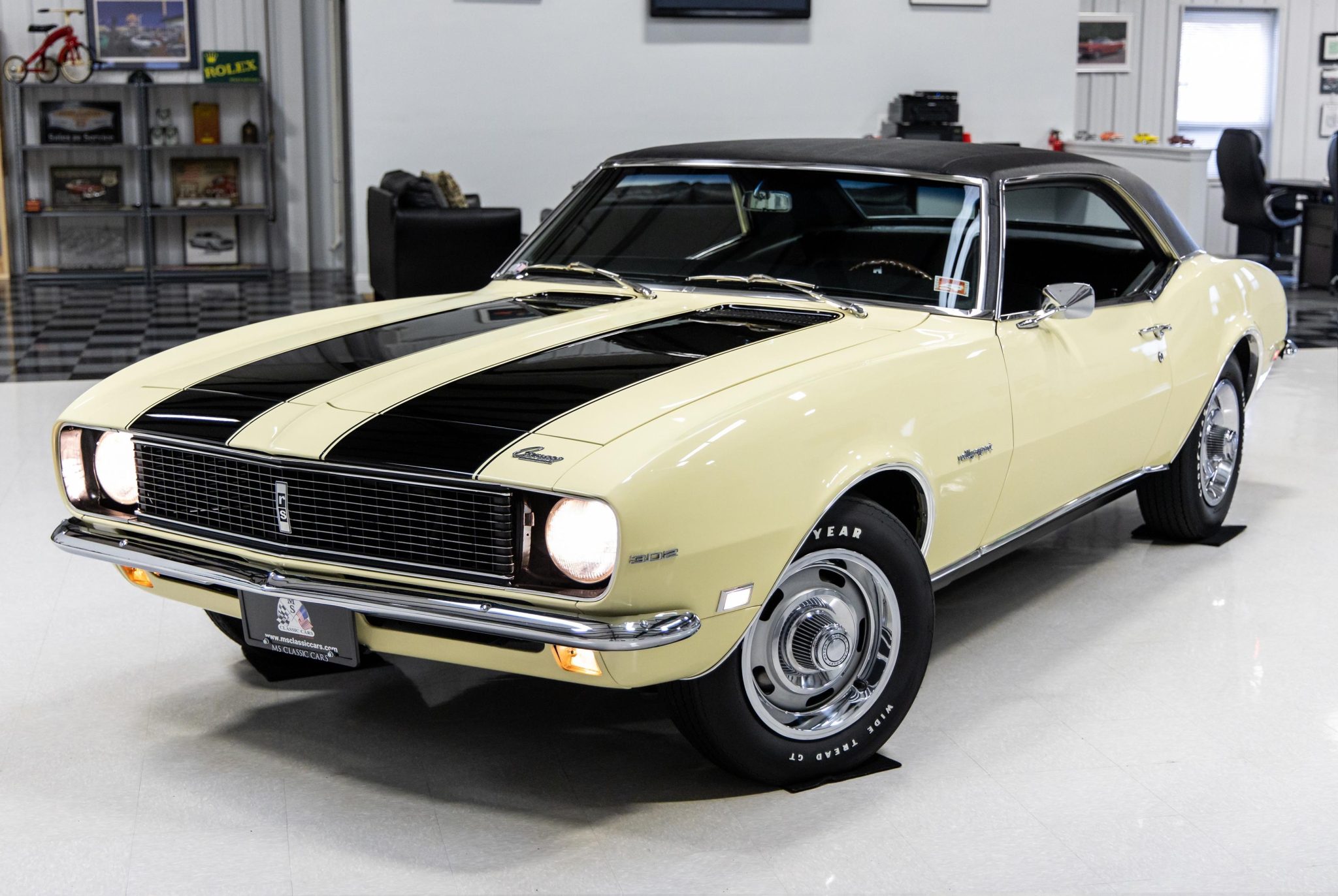 1968 Chevrolet Camaro 1st Generation 1967-1969 à vendre – V8 302 jaune à quatre vitesses