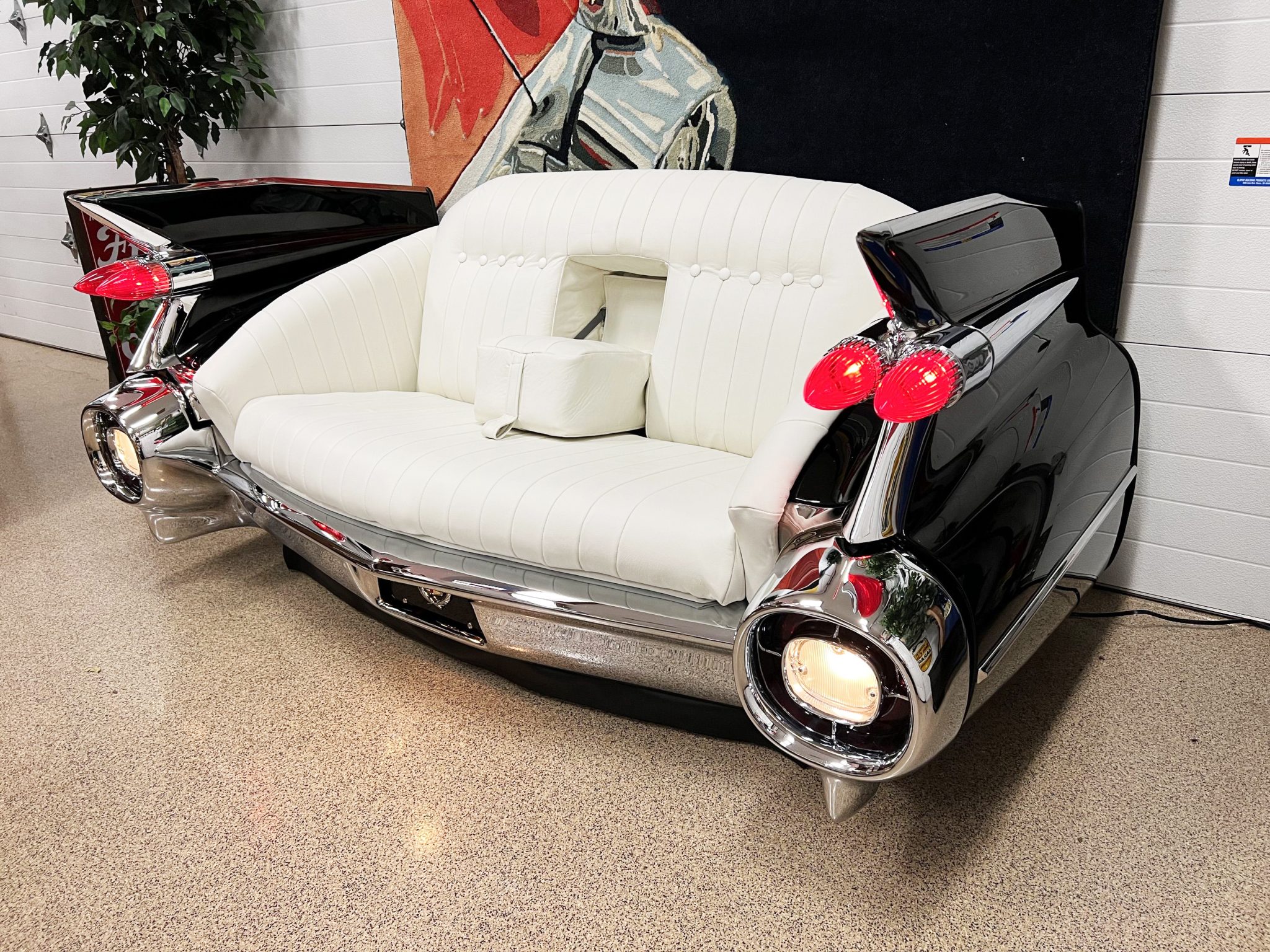 1959 Parts and Automobilia – Furniture zu verkaufen – Cadillac Sofa