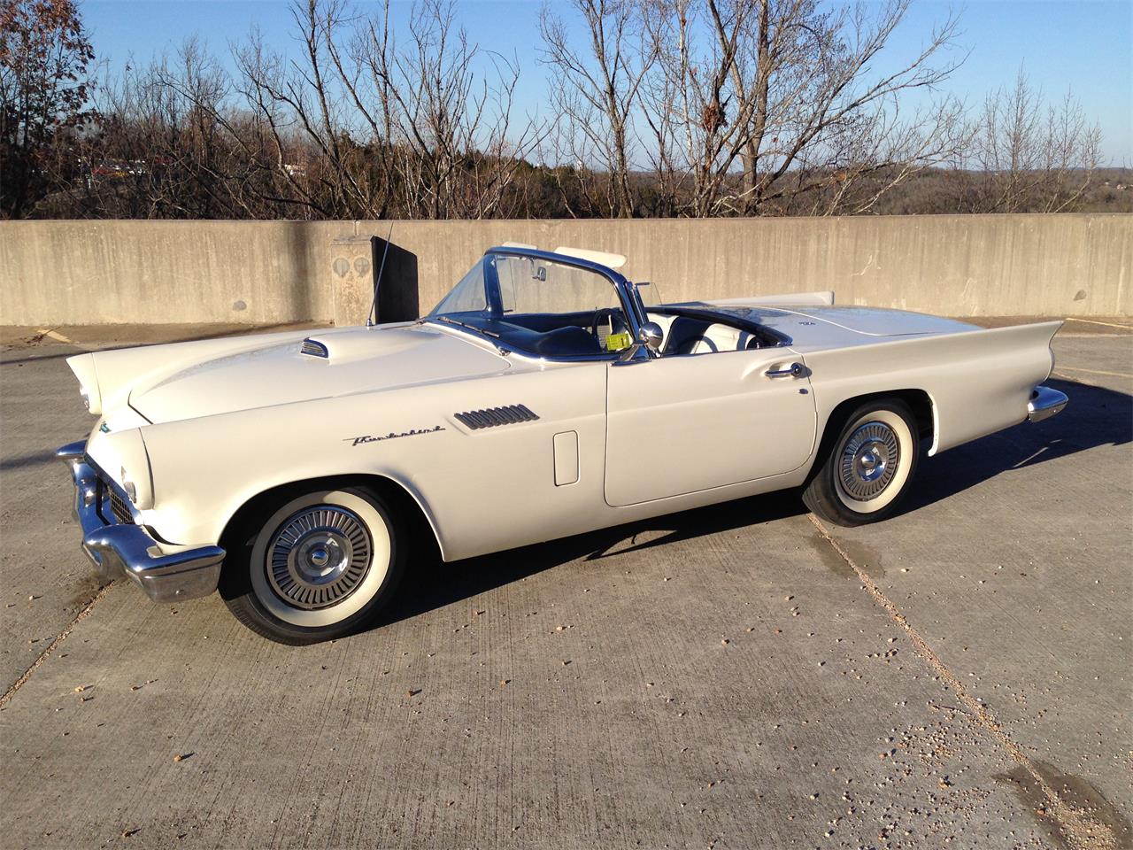 1957 Ford Thunderbird