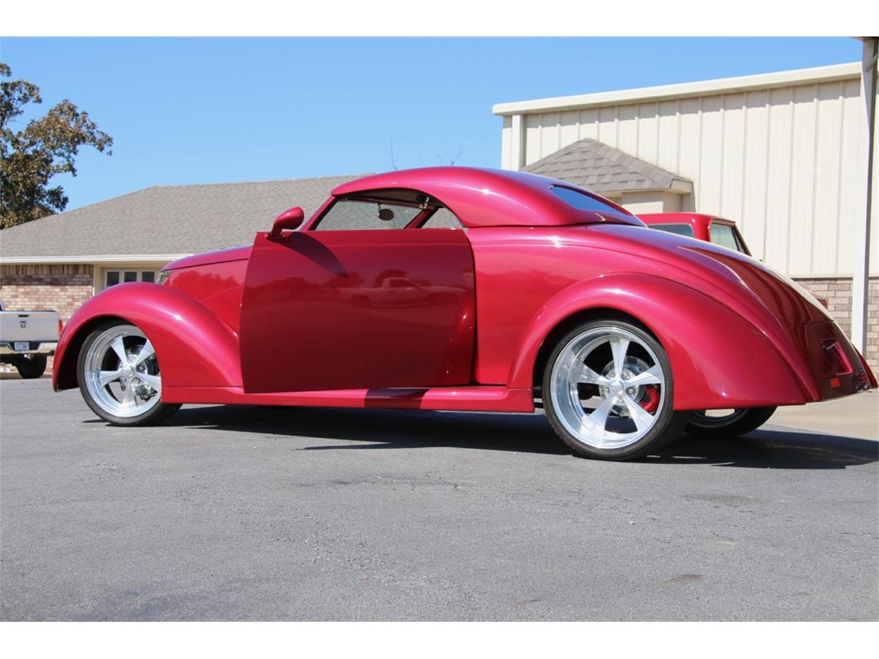 1937 Ford Custom