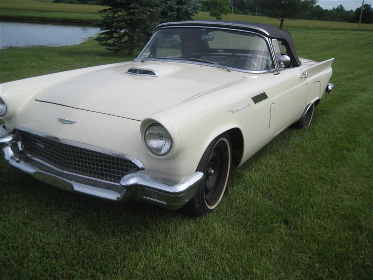 1957 Ford Thunderbird