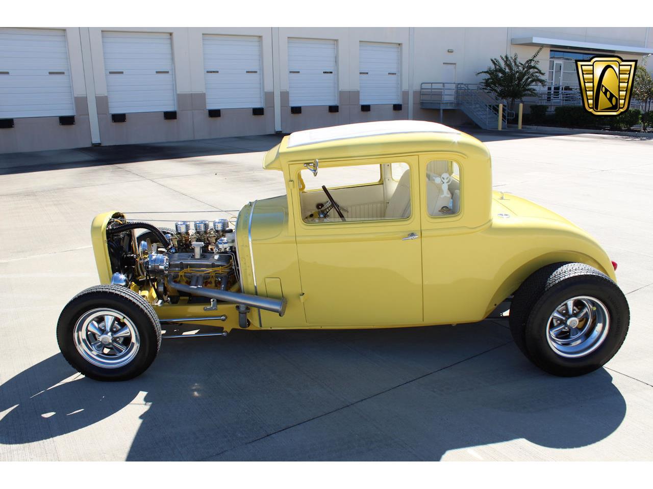 1932 Dodge 5-Window Coupe