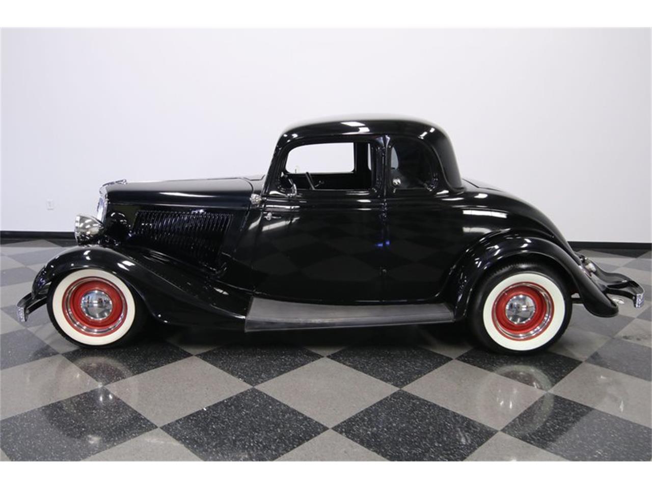 1934 Ford 5-Window Coupe