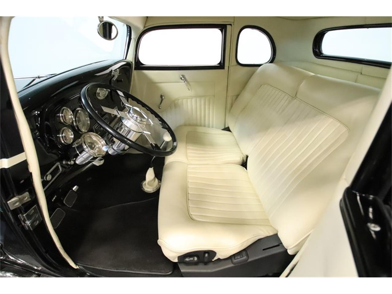 1934 Ford 5-Window Coupe