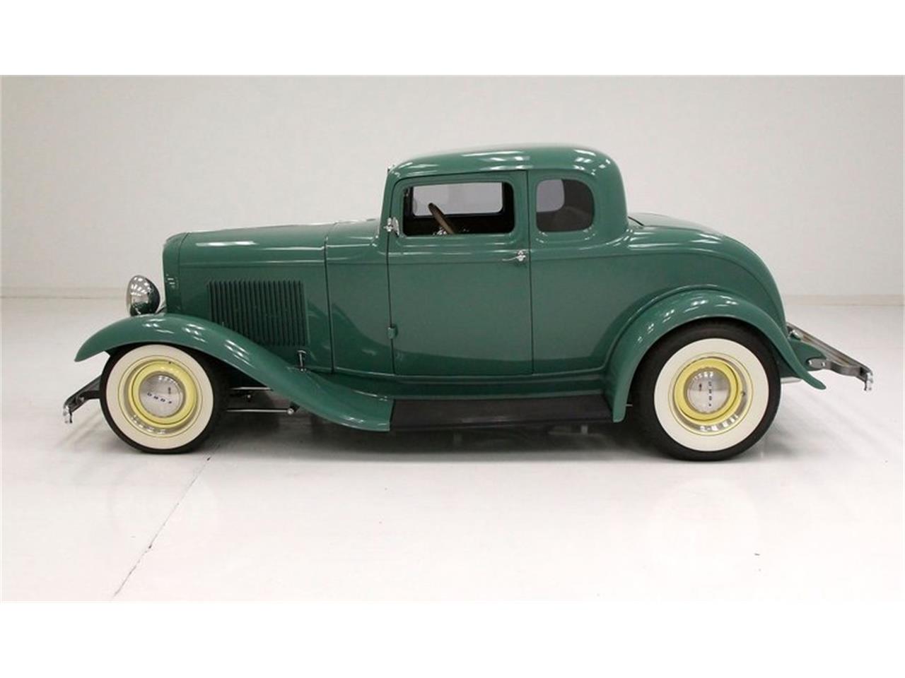 1932 Ford 5-Window Coupe