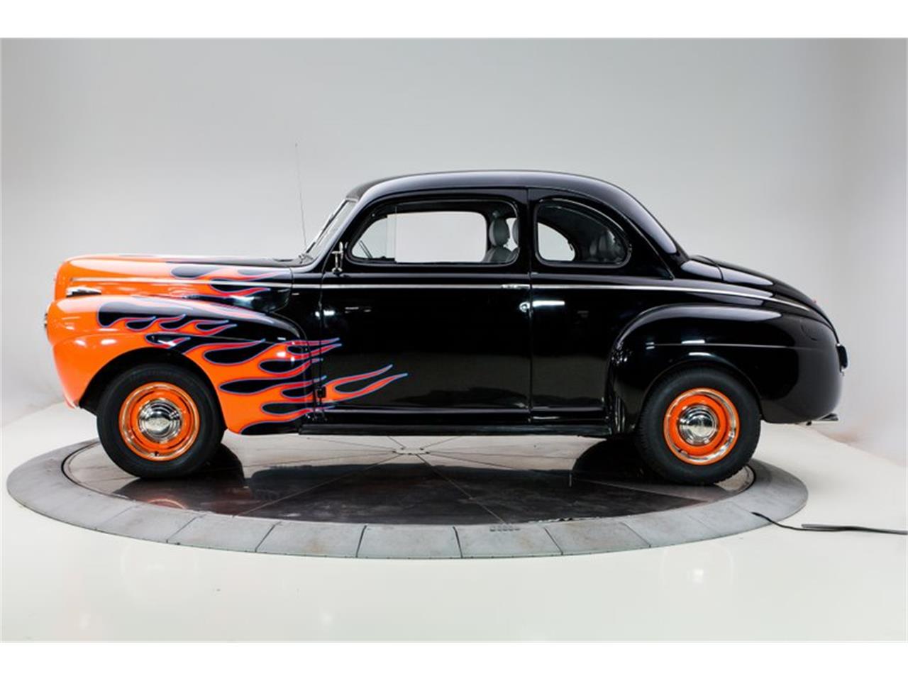 1941 Ford Deluxe