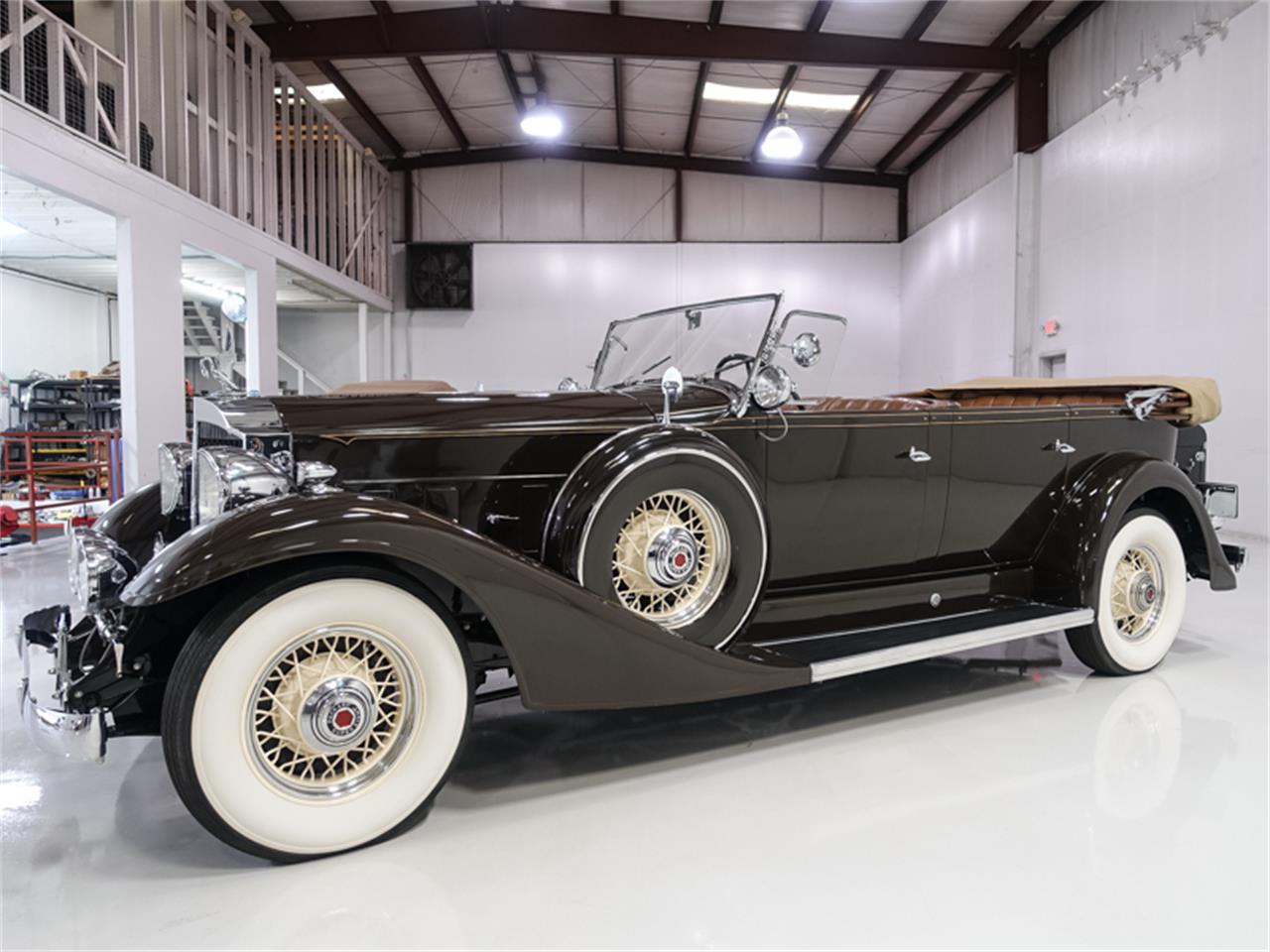 1933 Packard Super Eight