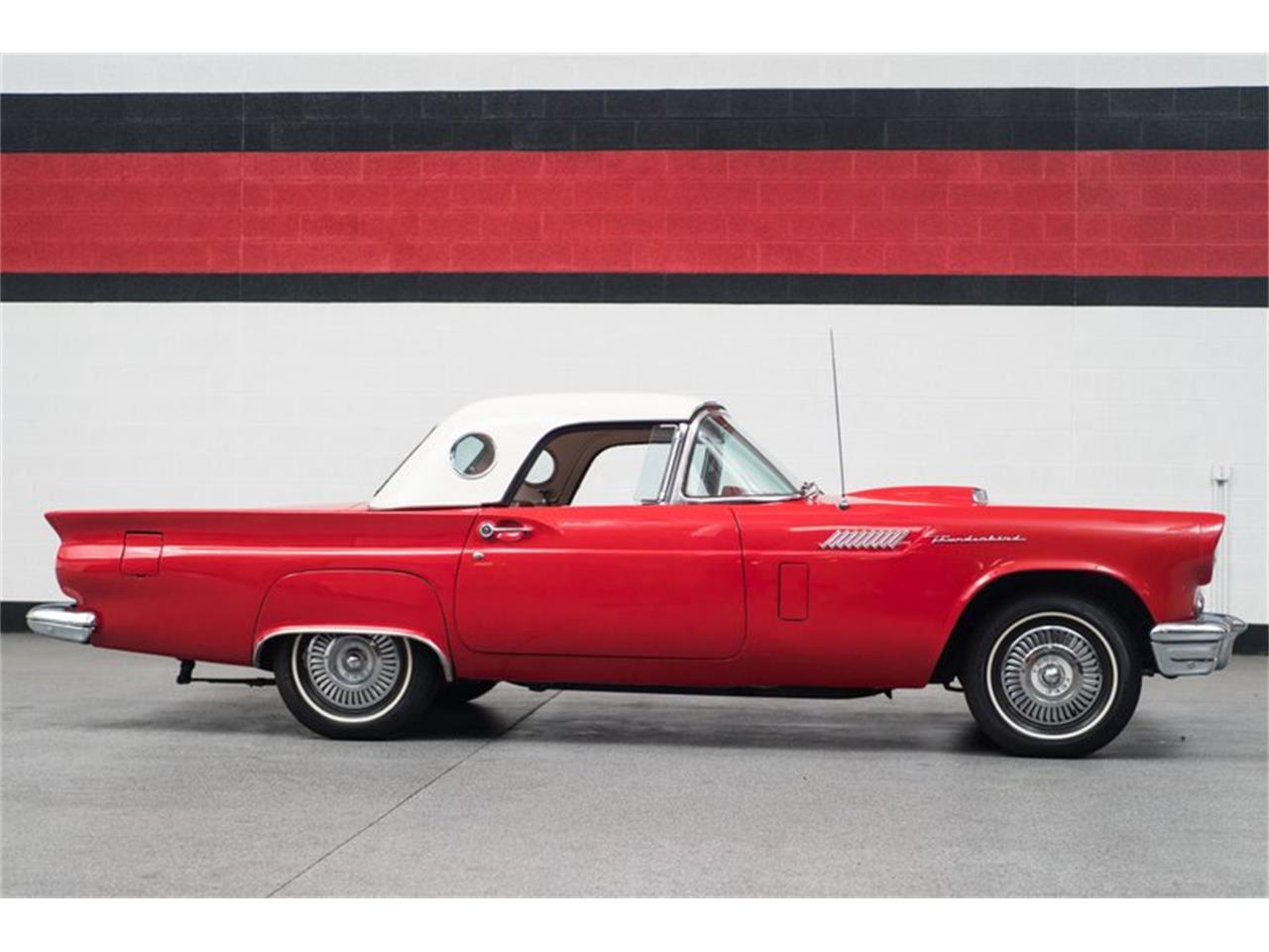 1957 Ford Thunderbird