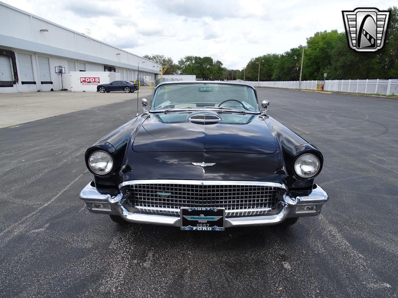 1957 Ford Thunderbird