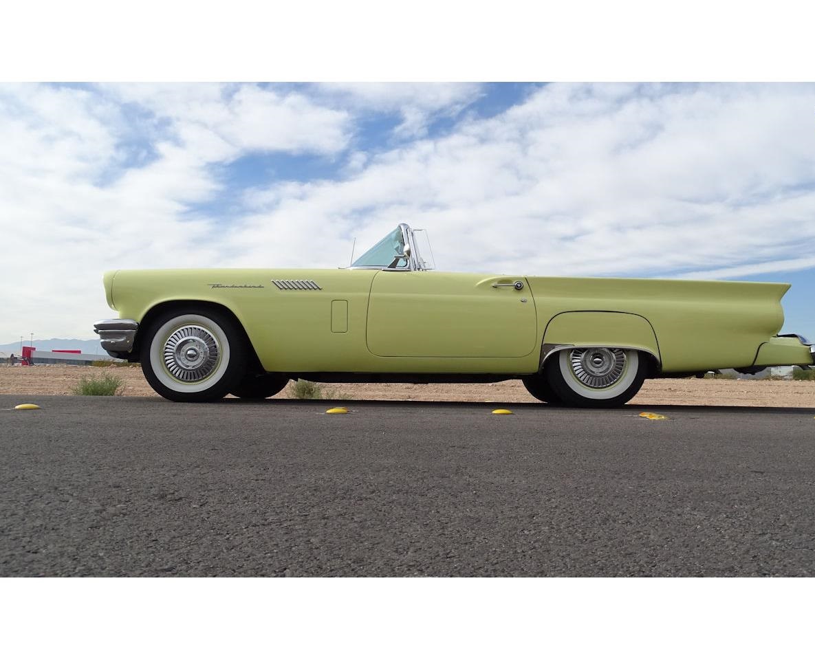 1957 Ford Thunderbird