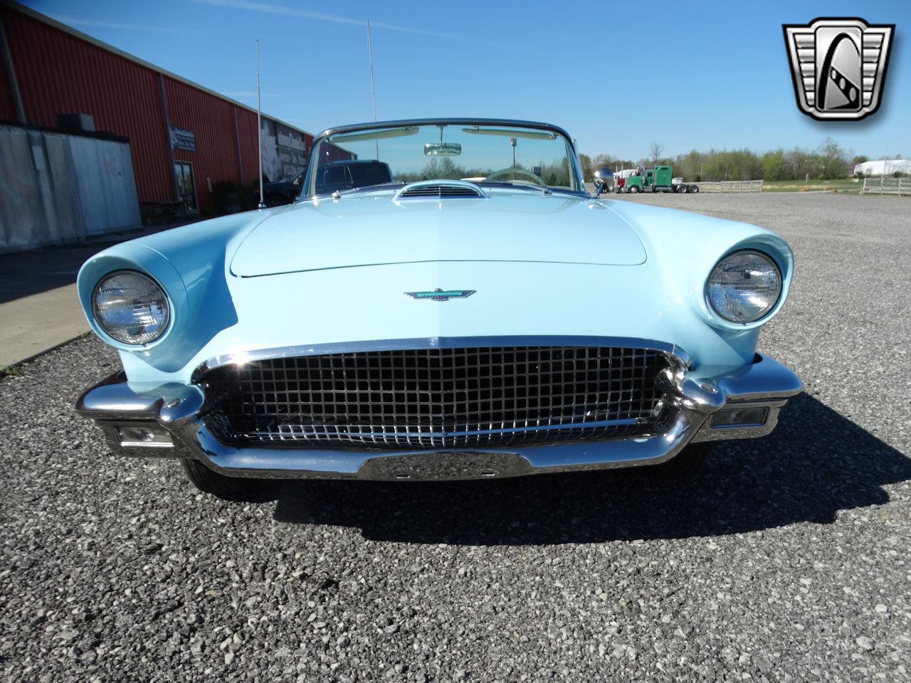 1957 Ford Thunderbird
