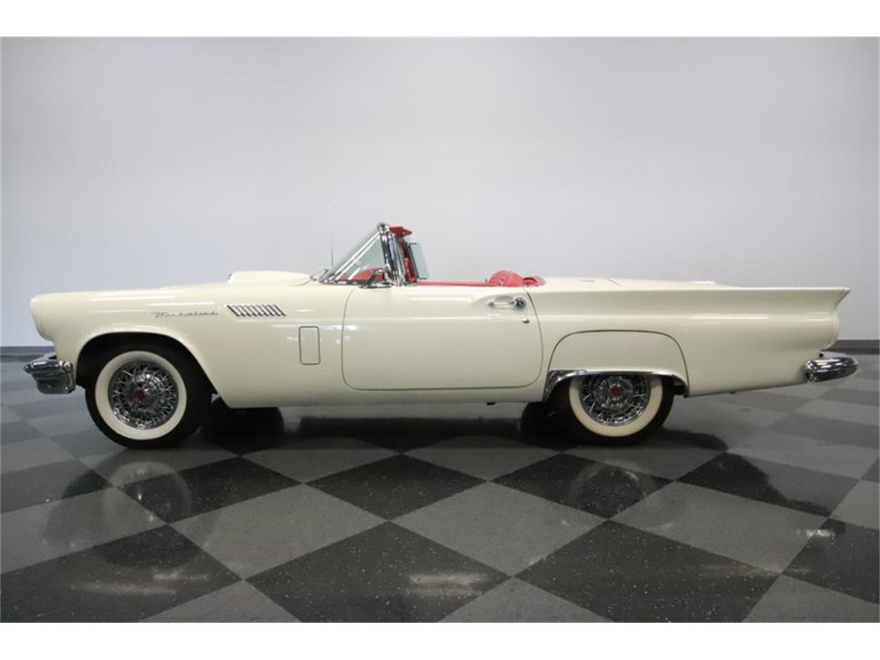 1957 Ford Thunderbird