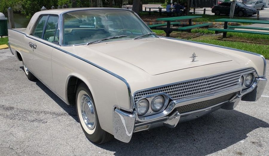 1961 Lincoln Continental