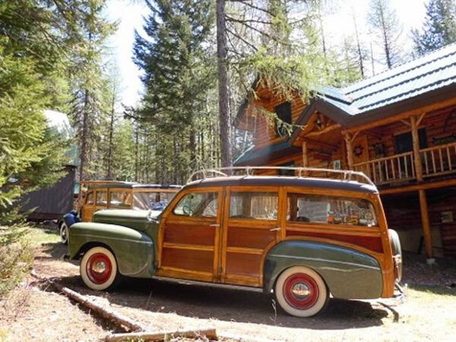 1946 Ford Super Deluxe Woody Station Wagon
