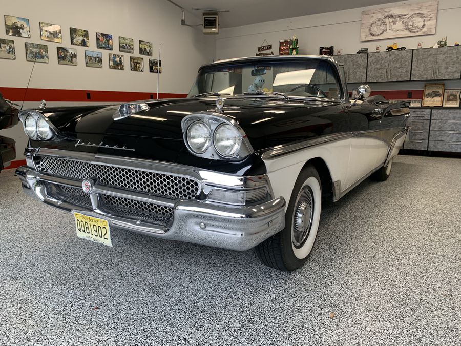 1958 Ford Fairlane 500 Sunliner