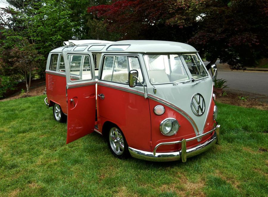 1965 Volkswagen Type 2 21 Window Deluxe