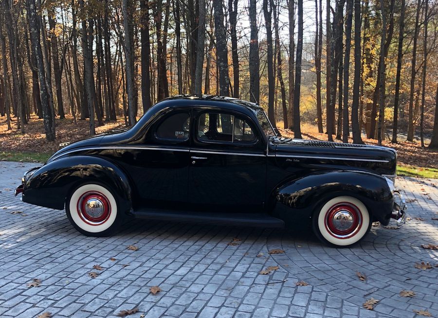 1940 Ford Deluxe