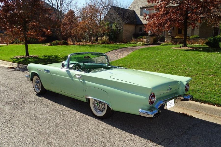 1957 Ford Thunderbird