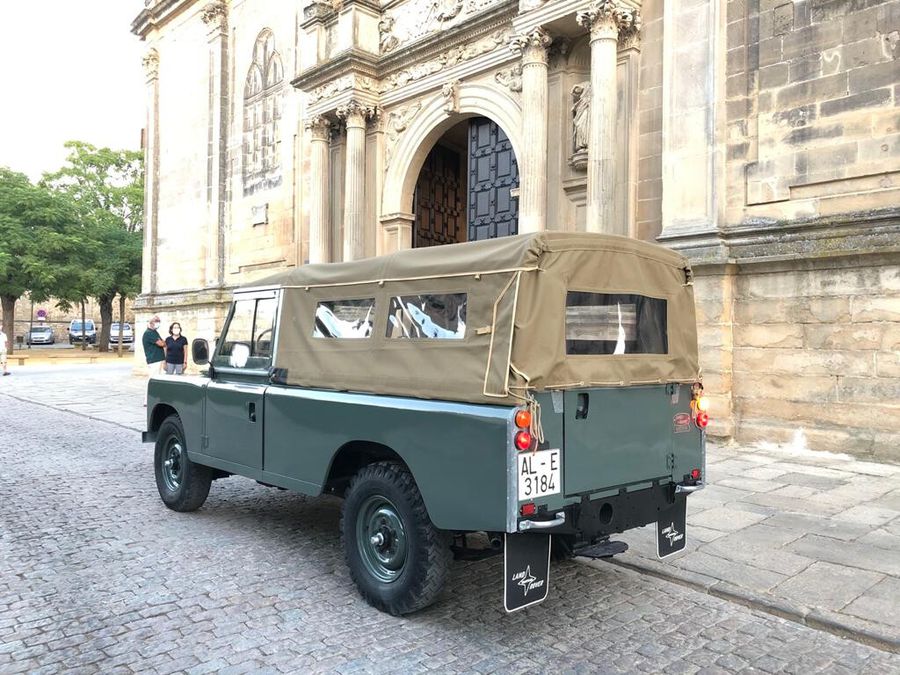 1979 Land Rover Series 3 109-9-seater Canvas Roof. (9 Plazas Techo Lona)