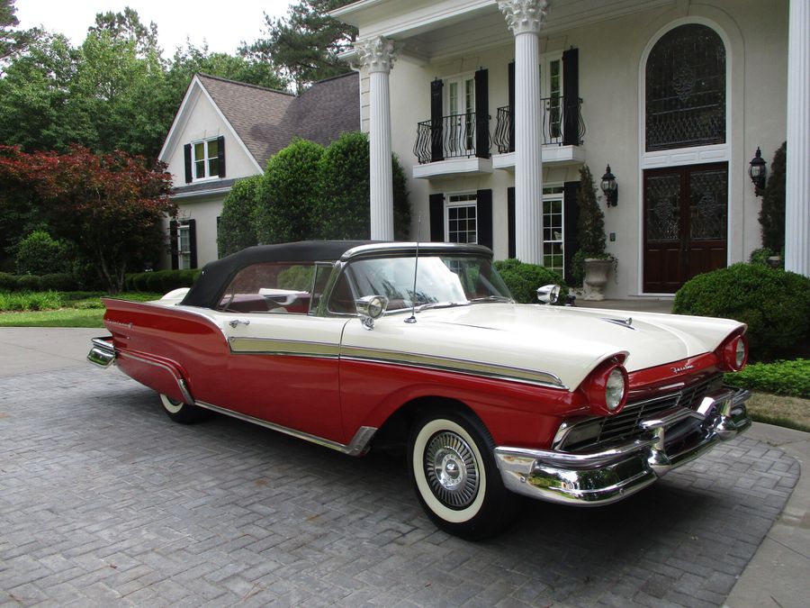 1957 Ford Sunliner