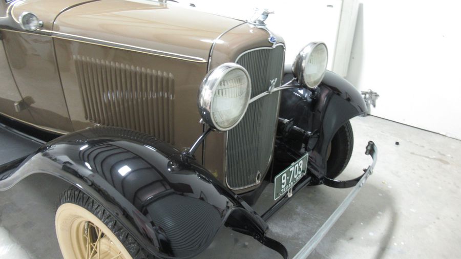 1932 Ford Model B Cabriolet