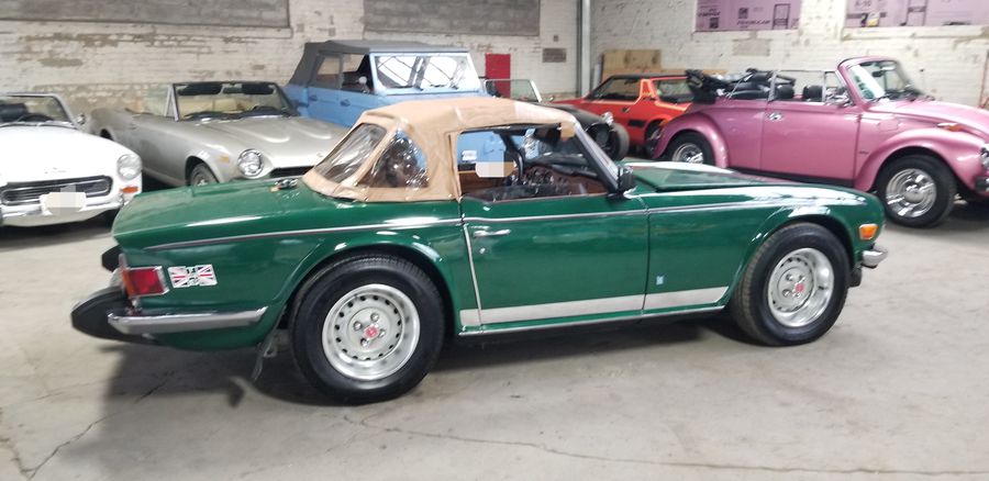 1976 Triumph TR6 Convertible Luxe 2 Tops