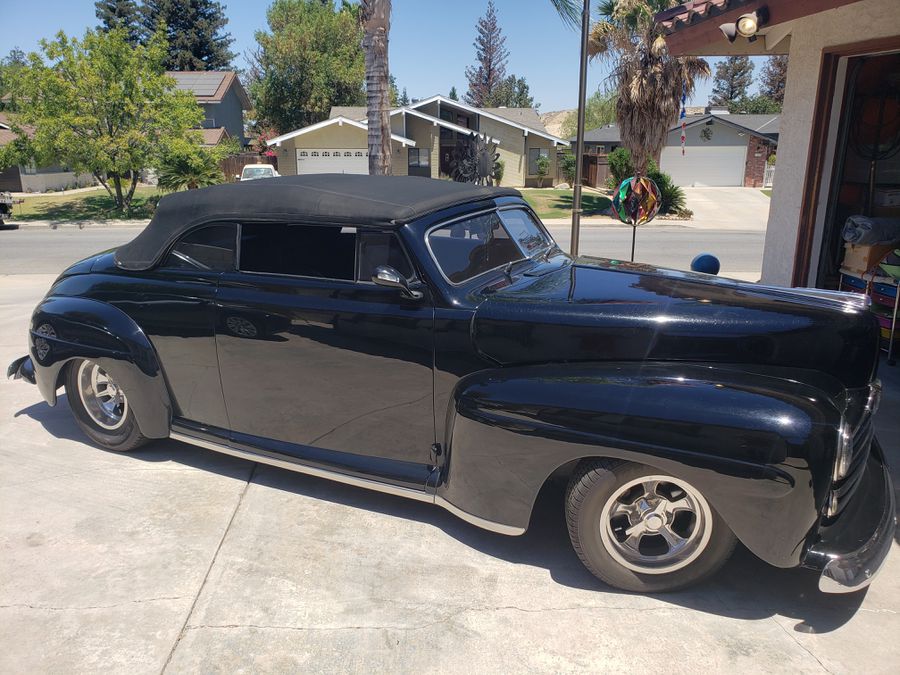 1948 Ford Super Deluxe