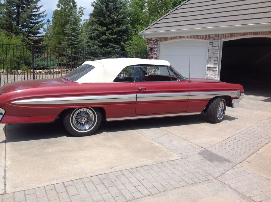 1961 Oldsmobile Starfire Convertible
