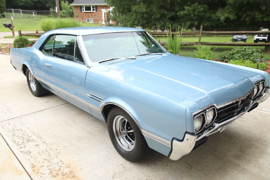 1966 Oldsmobile 442 Holiday Coupe