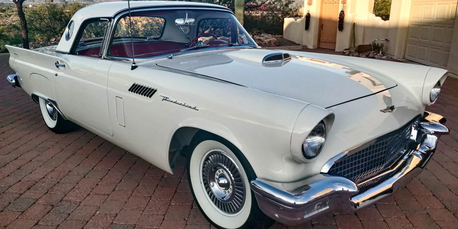 1957 Ford Thunderbird