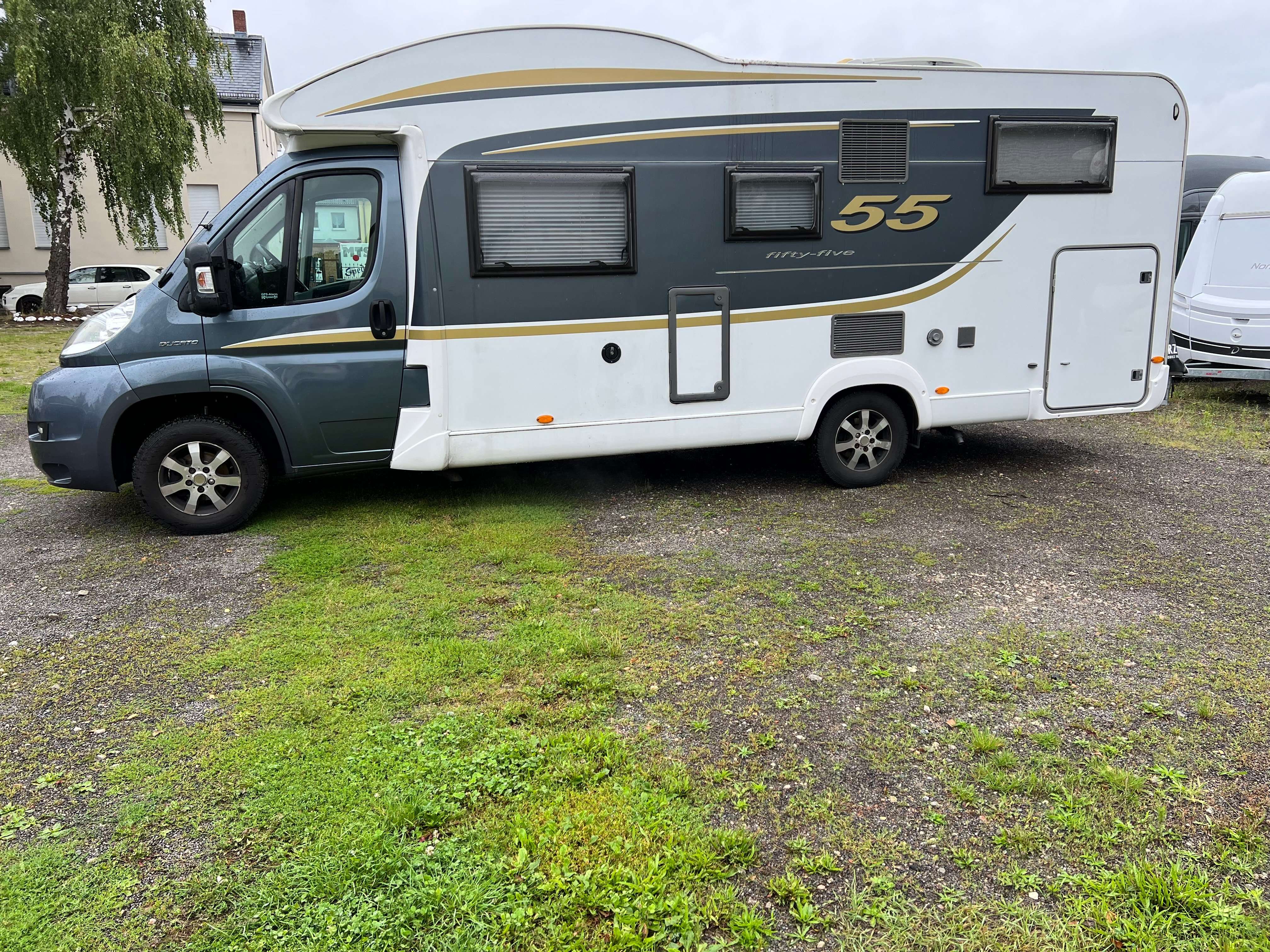 2014 Bürstner  Ixeo Time fifty five 55 Edition mit Hubbett