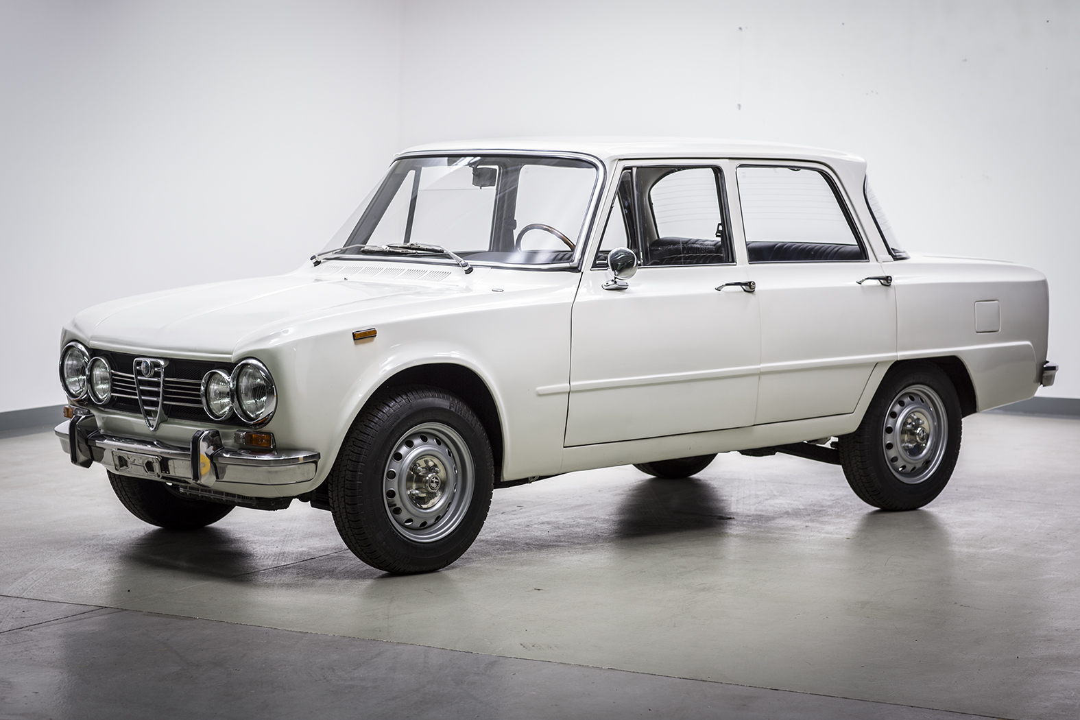 1973 Alfa Romeo 105 Series Sedan 
