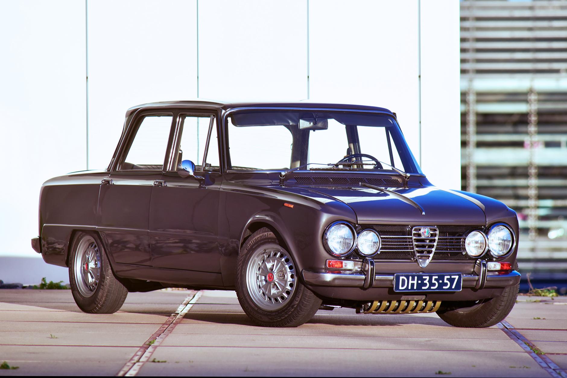 1970 Alfa Romeo 105 Series Sedan 