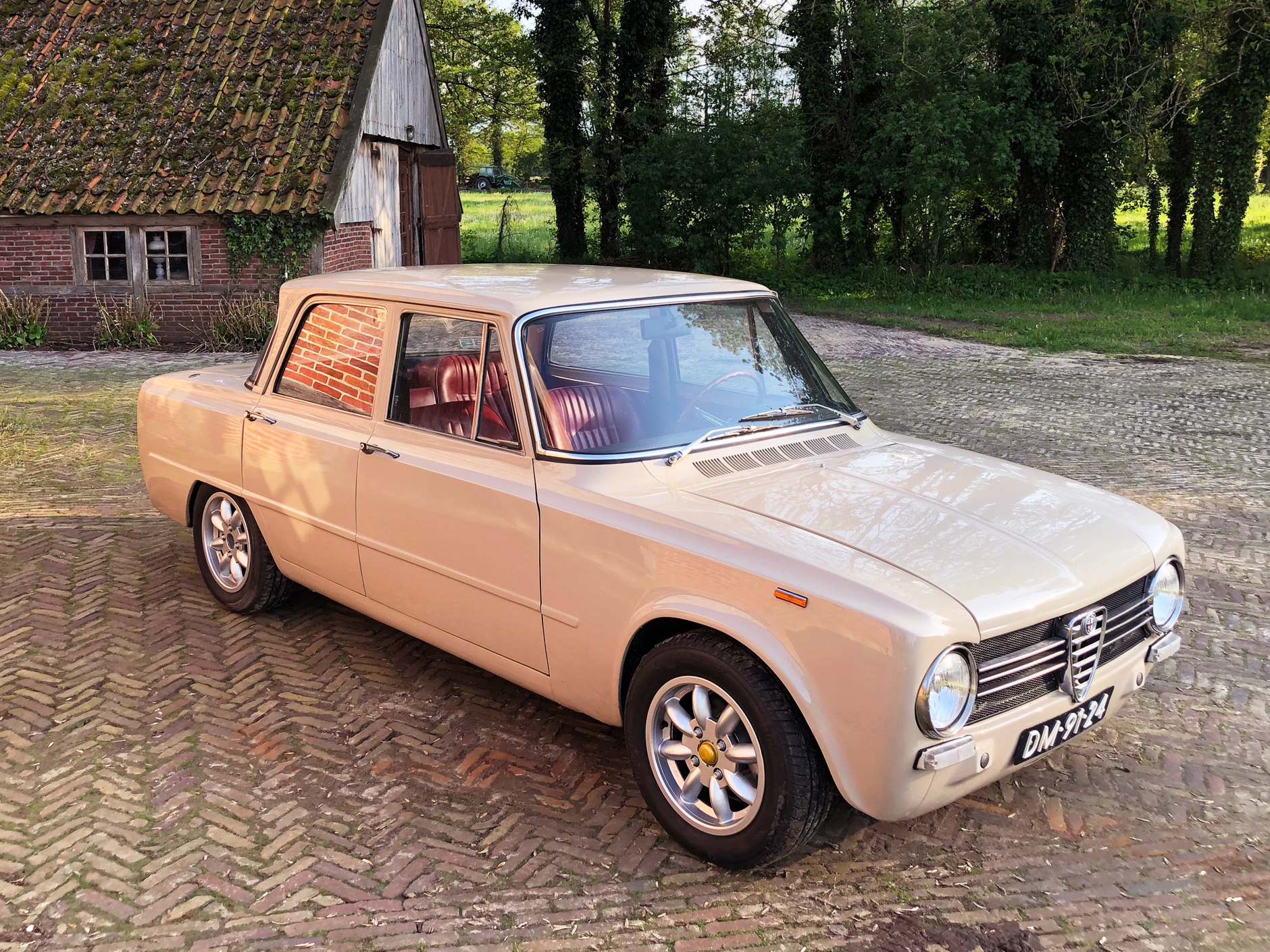 1972 Alfa Romeo 105 Series Sedan 