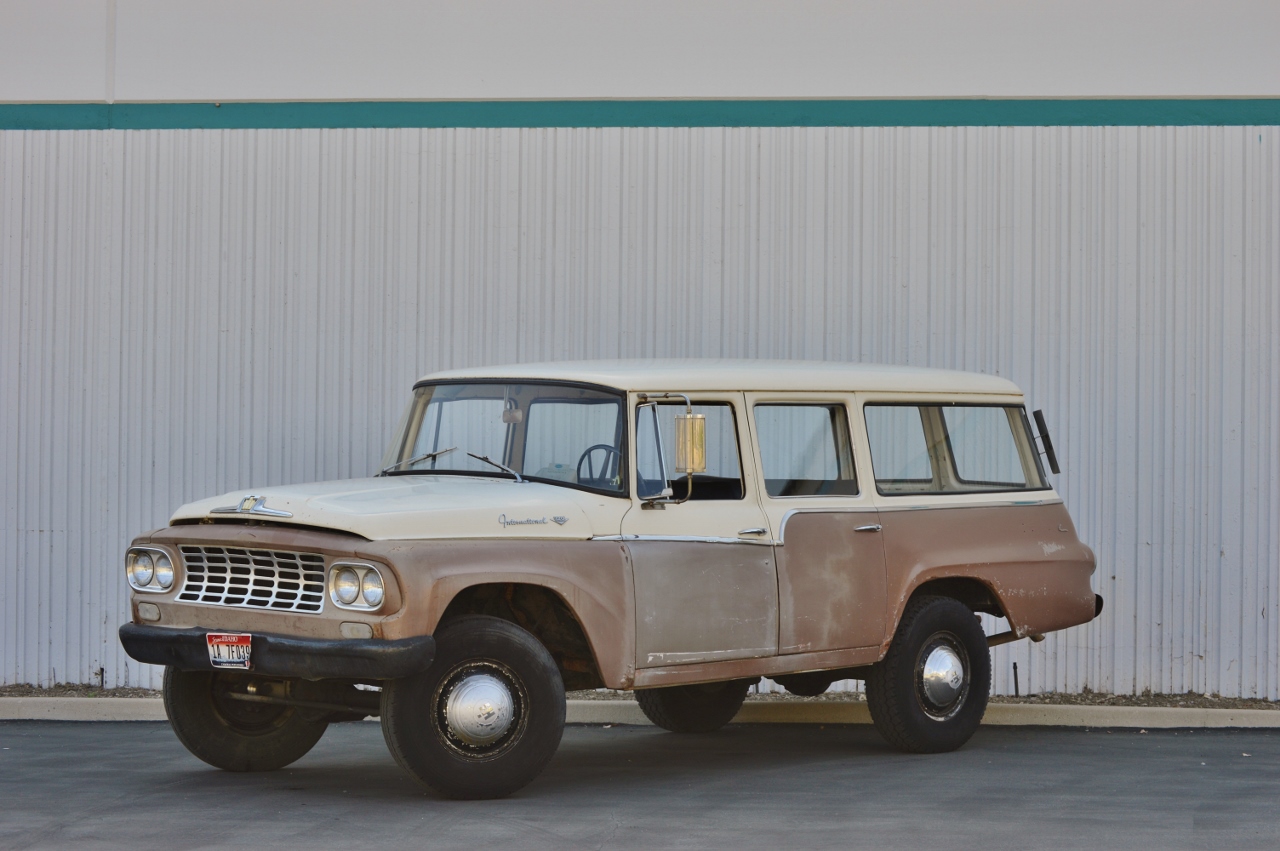 1962 International Harvester Travelall 