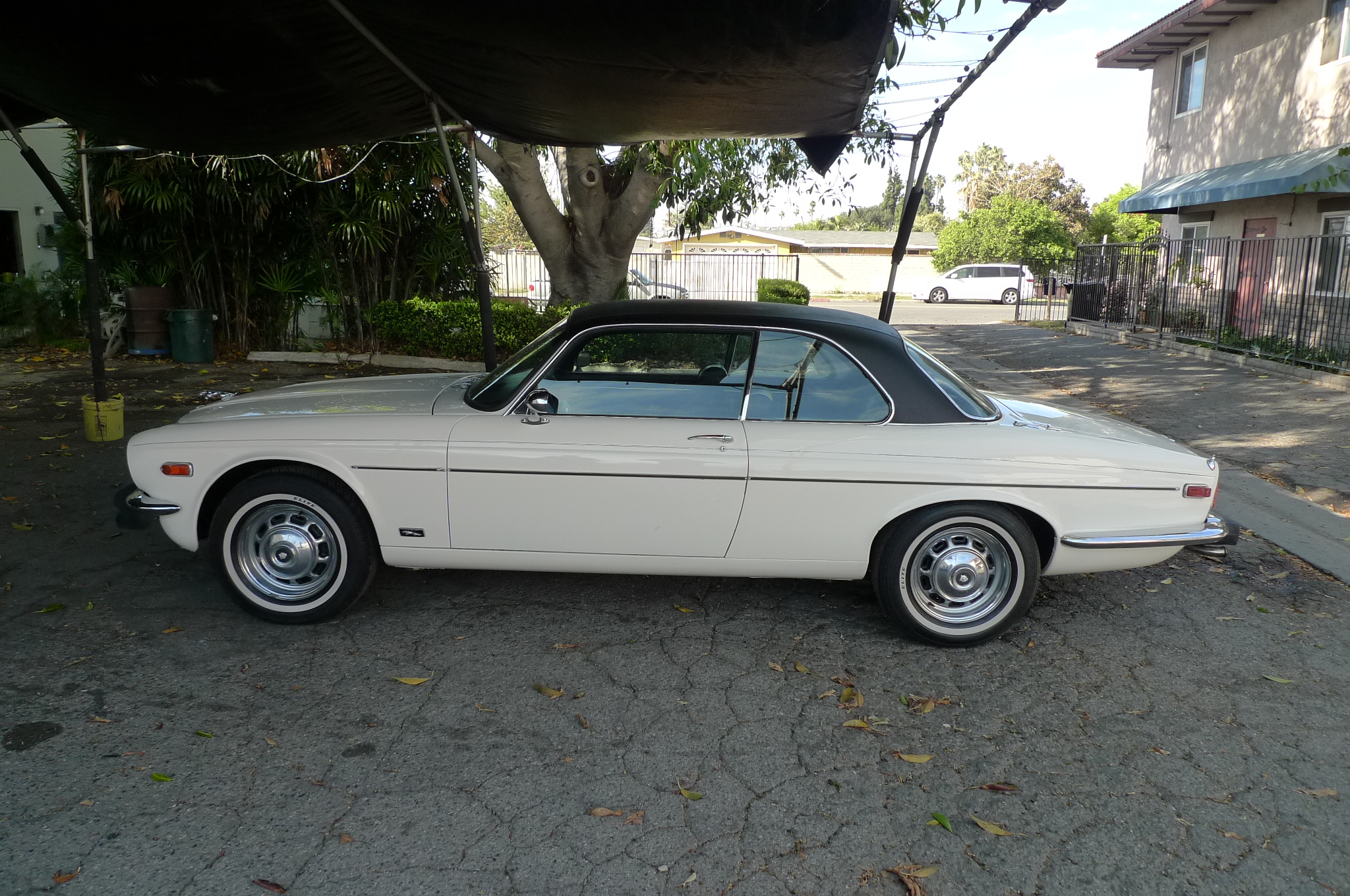 1975 Jaguar XJ Coupe (1975-1978) 
