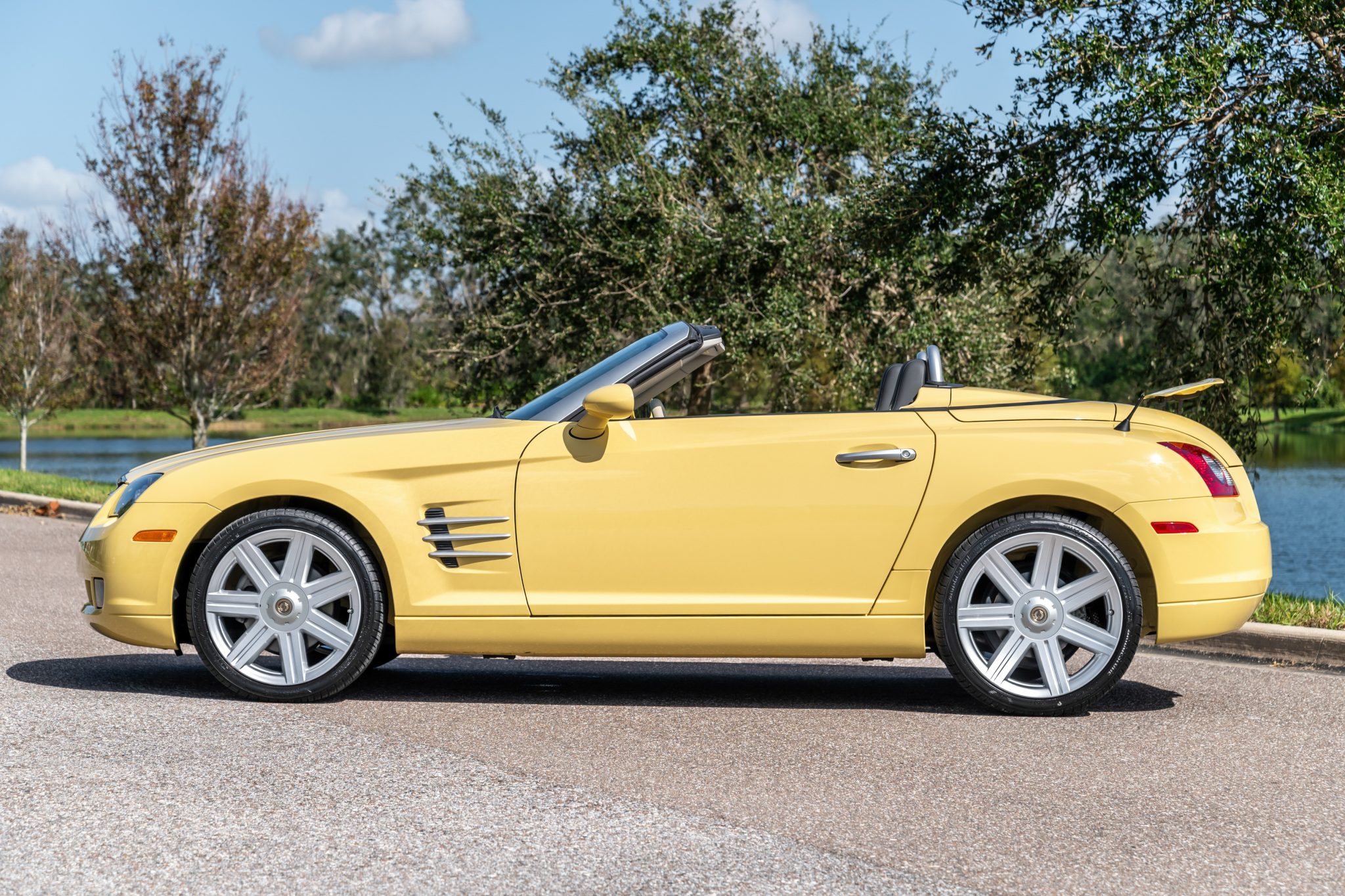 2005 Chrysler Crossfire 