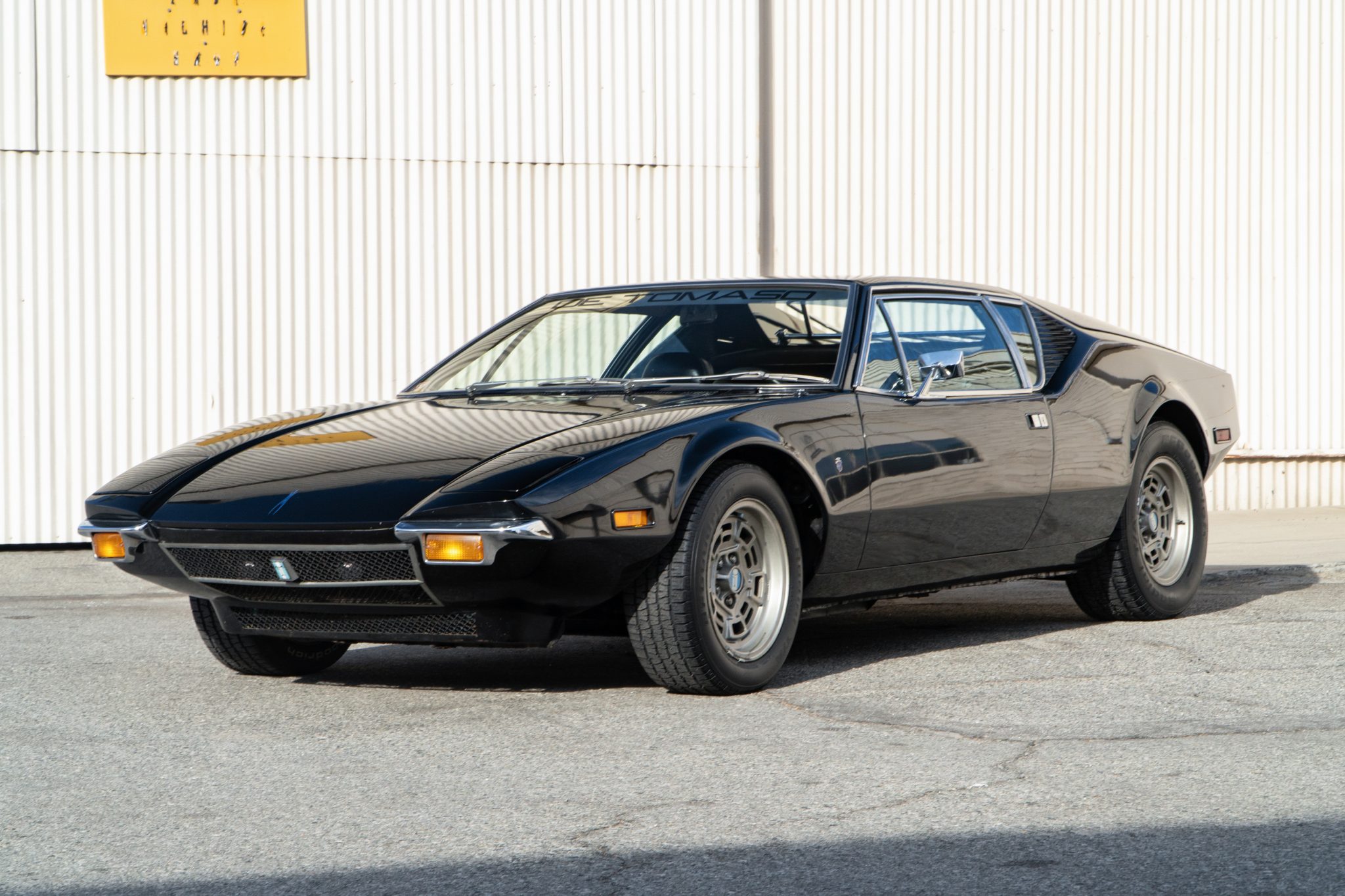 1972 DeTomaso Pantera 